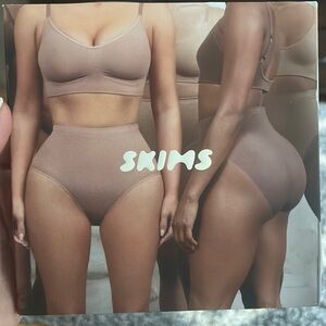 SKIMS mid waist seamless brief buff S/M